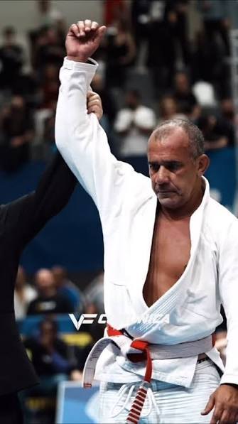 Mestre Julio César Pereira em campeonato — 2